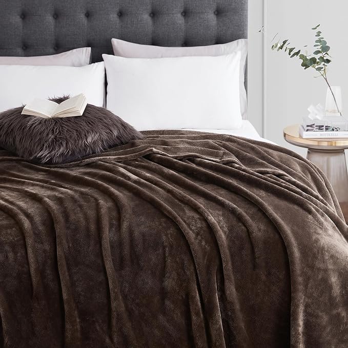 Hansleep Throw Brown Fleece Blanket, Soft Flannel Bed Blanket | Fuzzy Cozy Blanket 50x60 Inches, Multi-use for Bed, Sofa, Couch, Travel, Camping, All Season Warm Lightweight Cover