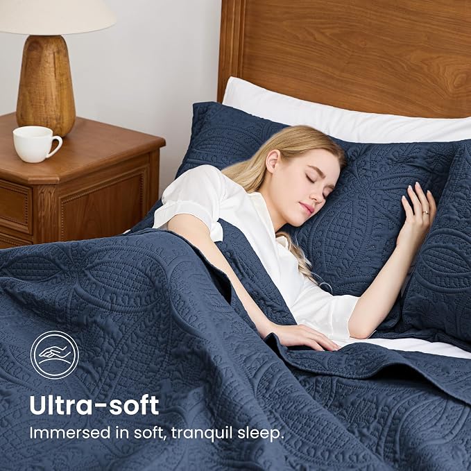 Love's cabin King Size Quilt Set Navy Blue Bedspreads - Soft Bed Summer Lightweight Bedspread Comforter - Modern Style Coin Pattern Coverlet for All Season - 3 Pieces (1 Quilt, 2 Pillow Shams)