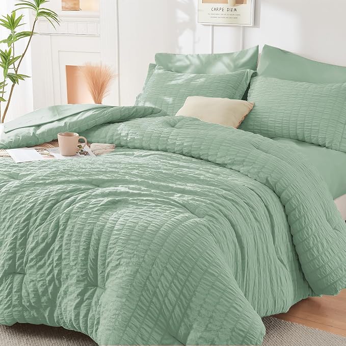 HYMOKEGE Sage Green Oversized Queen Comforter Set Seersucker 7 Pieces, All Season Luxury Bed in a Bag for Bedroom, Bedding Set with Comforter, Sheets, Pillowcases & Shams