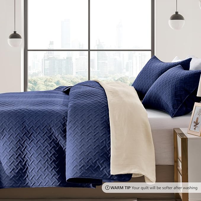 FLYMME Navy Twin Modern Geometric Quilt Coverlet Set, Lightweight Bedspread Bedding, Soft Microfiber Bed Cover for All Season (1 Quilt, 1 Sham)