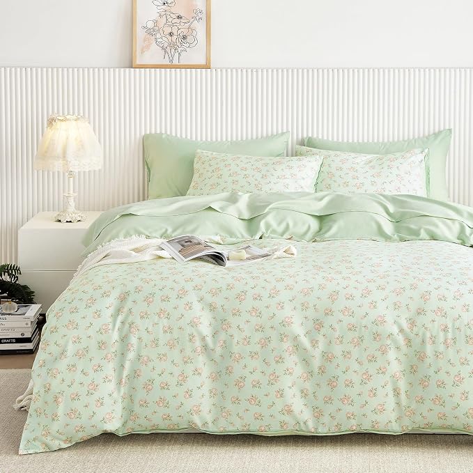 Wake In Cloud - Floral Comforter Set, Coquette Cottagecore Aesthetic Flower Shabby Chic Pattern for Women Teen Girls, Soft Lightweight Bedding, 3 Pieces, Green Pink, Twin/Twin XL Size