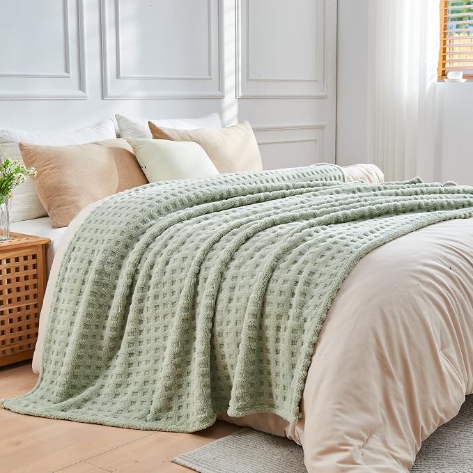NEWCOSPLAY 3D Checkered Flannel Queen Blanket, Sage Green, 90"x90" | Super Soft Cute Lightweight Decorative Premium Silky Fleece Blanket for Couch Sofa Bed, Gift for Women Men, All Season Use