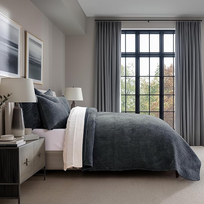 EverGrace Striped Channel Velvet Quilt Set, King Size, Midnight Blue | Luxurious Soft Lightweight Velvet Comforter, Oversized Bedspread Coverlet, Quilted Bedding Set for All Season, with 2 Shams