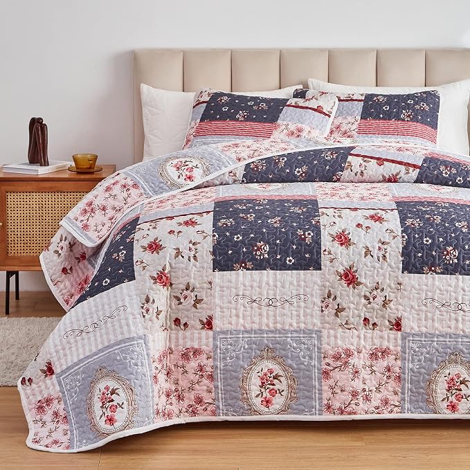 Patchwork Quilt Set King Size, 3 Pieces Pink Purple Floral Plaid Summer Bedspread Coverlet Set, Soft Microfiber Reversible Lightweight Bed Cover for All Season (102" x 90", 1 Quilt+ 2 Pillow Shams)