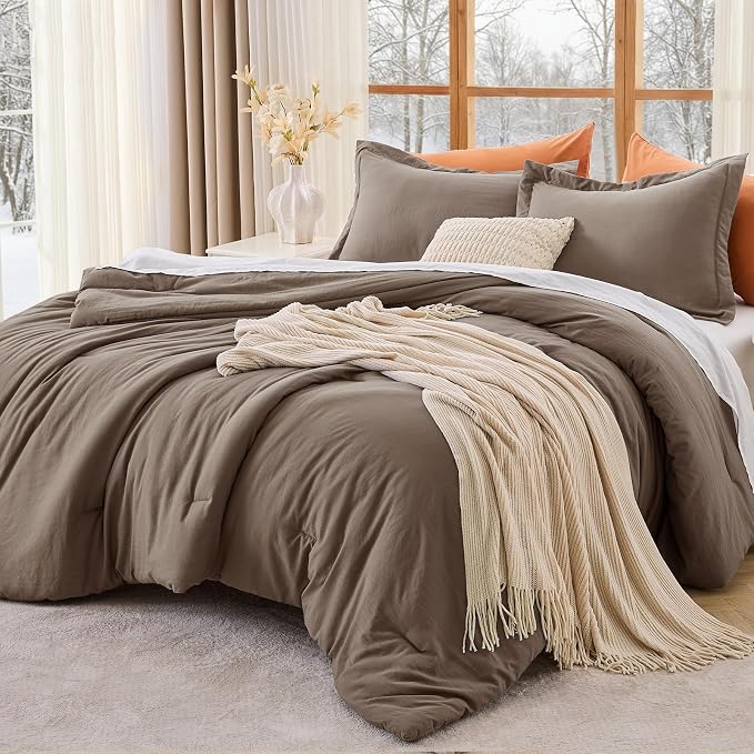 Oversized King Comforter Sets, All Season Ultra Soft Down Alternative Bedding - 3 Piece Lightweight Bed Set Includes 1 Comforter (120"x98") and 2 Pillow Shams (20"x36"), Brown