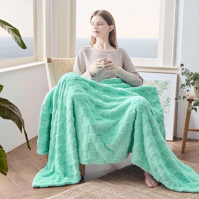 NEWCOSPLAY 3D Checkered Flannel Twin Blanket, Aqua Checkered, 60"x80" | Super Soft Cute Lightweight Decorative Premium Silky Fleece Blanket for Couch Sofa Bed, Gift for Women Men, All Season Use