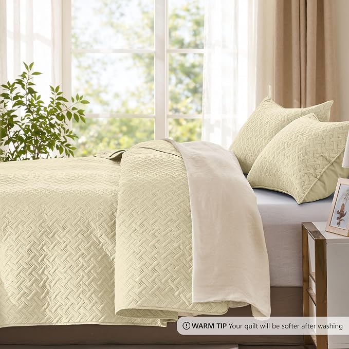 FLYMME Quilts Queen Size,Lightweight Butter Yellow Bedspreads,Basket Weave Pattern,Ultra Soft Microfiber Bed Coverlet 3 Pieces for All-Seasons (1 Quilt,2 Shams)