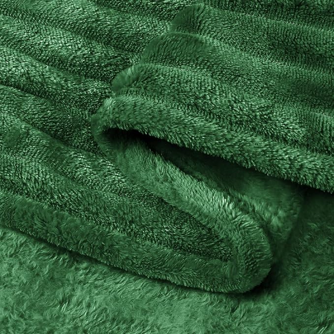 BEDELITE 3D Ribbed Dark Green Fleece Throw Blanket for Couch, 50x60 Inch | Soft Warm Decorative Fluffy Blanket, Cozy Plush Lightweight Fuzzy Throw Blanket for Bed Sofa Home Room Decor, Gift for Women