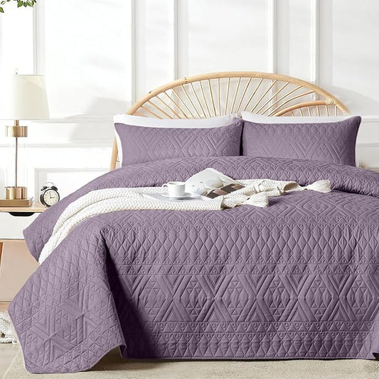 akkialla Full/Queen Quilt Set, Grayish Purple Lightweight Microfiber Bedspread Coverlet, Boho Geometric Pattern, Soft All-Season Bedding, 3-Piece (1 Quilt, 2 Pillow Shams)