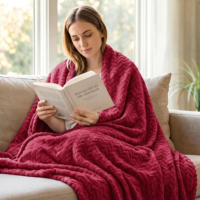 Exclusivo Mezcla Fleece Throw Blanket for Couch Sofa, 50”x70”, Deep Red | Oversized Soft Cozy Fluffy Blankets for Summer, Decorative Plush Flannel Throws for Living Room, Bedroom with Leaves Pattern