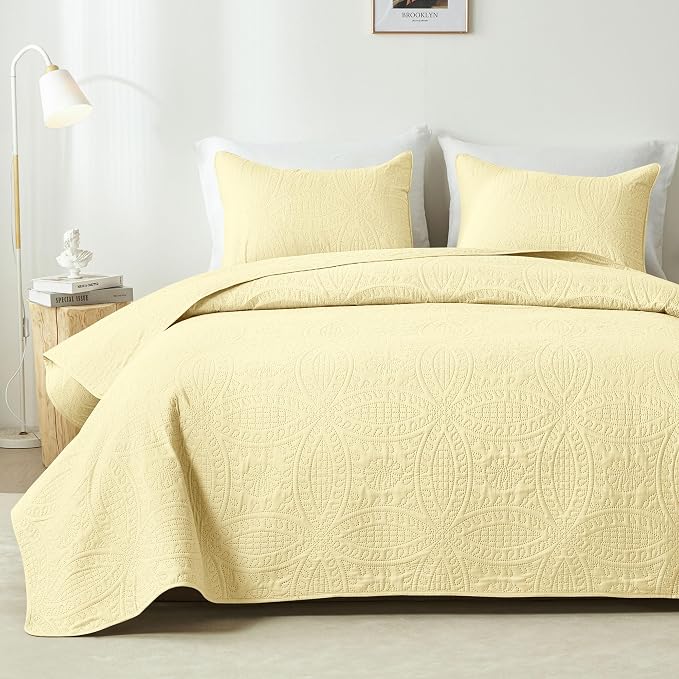 akkialla 118"x106" Butter Yellow California King Quilt Set, Oversized Floor-Length Bedspread, Modern Coin Pattern Microfiber Coverlet, 3-Piece All Season Bedding with 2 Pillow Shams