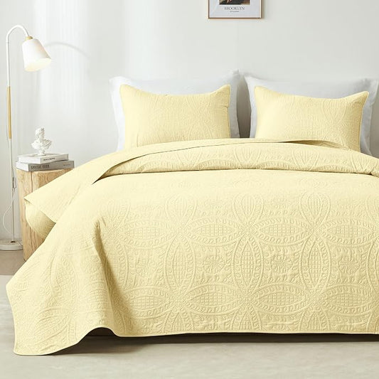 akkialla 118"x106" Butter Yellow California King Quilt Set, Oversized Floor-Length Bedspread, Modern Coin Pattern Microfiber Coverlet, 3-Piece All Season Bedding with 2 Pillow Shams
