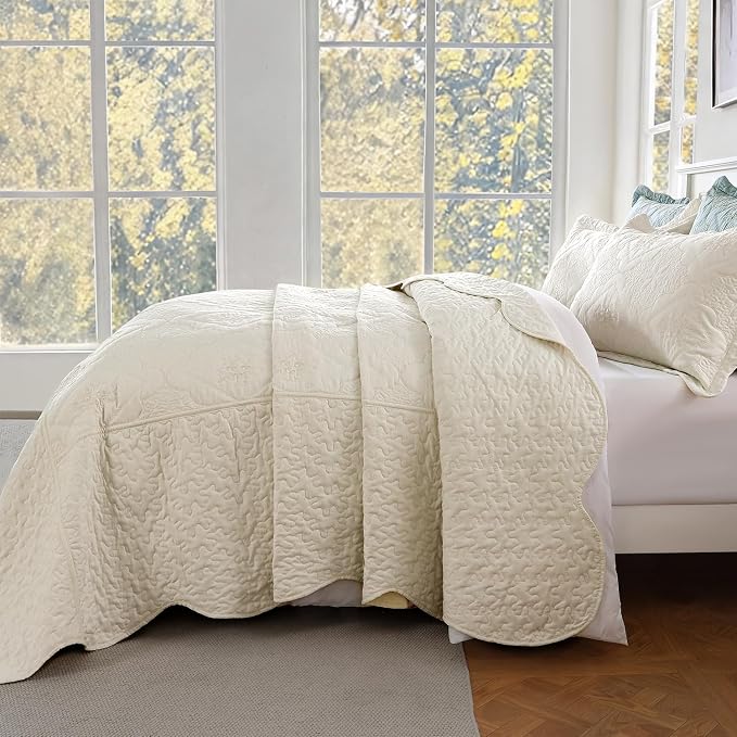 Cmfshape Oversized Floral Embroidery Quilt Set,3 Pieces Super King Quilt Bedding Set,Classic Diamond Pattern Quilt,Ultra Soft Lightweight Bedspread Coverlet for All Season(Cream White,120"x120")