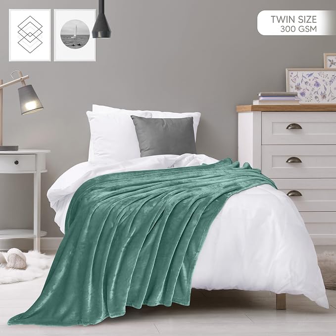 Utopia Bedding Ultra Soft Fleece Bed Blanket Twin Size Celadon (60x80 Inch) | Microfiber Plush Warm Lightweight Breathable Cozy Blanket Anti-Static, All Season Use, Gift for Women and Men