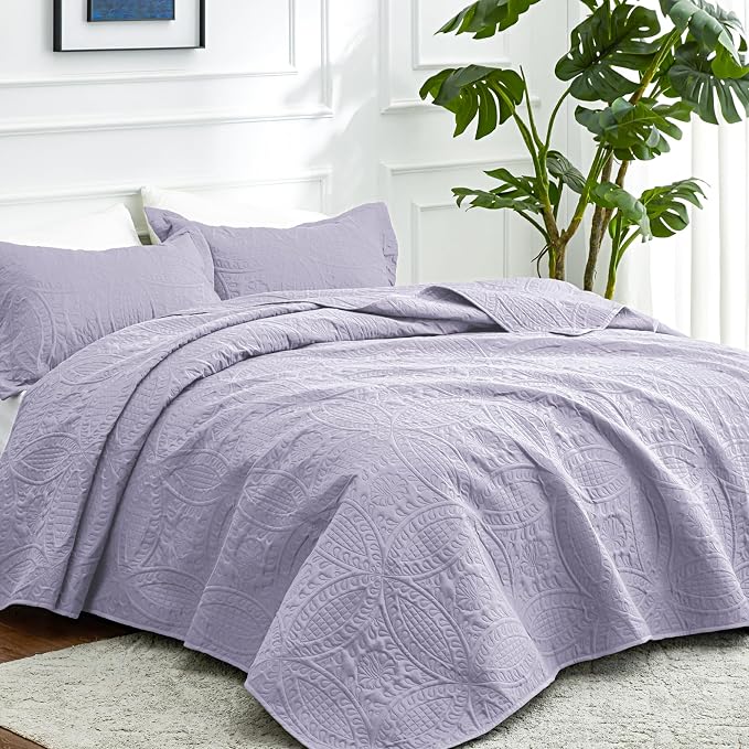 Love's cabin Oversized King Size Quilt Bedding Set Lavender Bedspreads - Oversized King Lightweight Bedspread Comforter - Coin Pattern Coverlet for All Season - 3 Pieces (1 Quilt, 2 Pillow Shams)