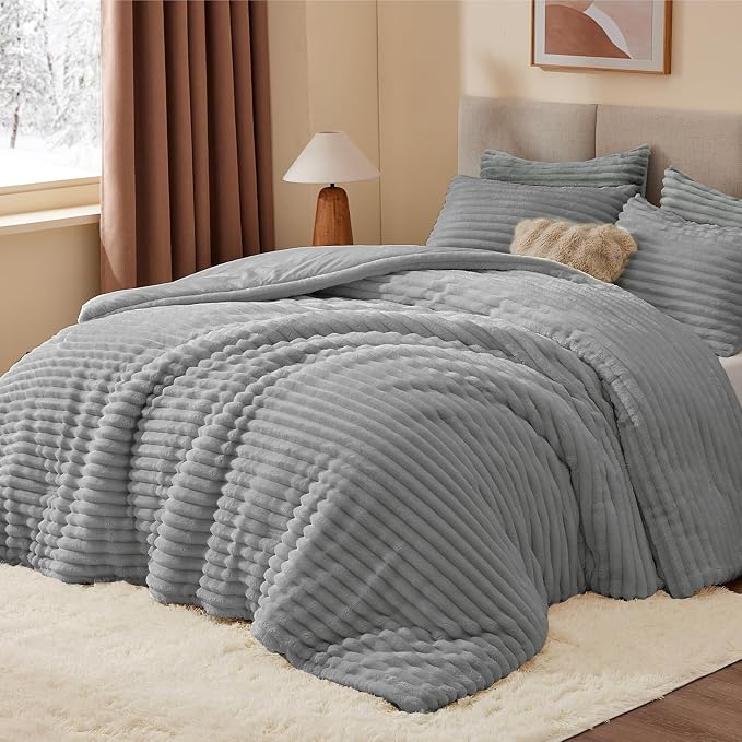 BEDELITE Fleece Oversized Queen Comforter Set, Fluffy Bed Set, Light Grey | Super Soft & Warm Bedding, Luxury Fuzzy Faux Fur Comforter for Winter, Heavy Plush Bedding, with 2 Pillowcases