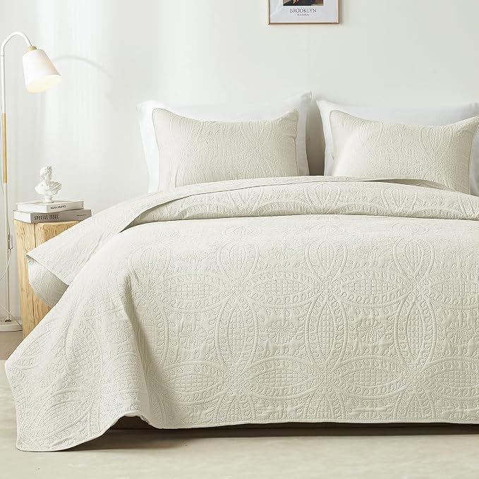 akkialla 118"x106" Cream California King Quilt Set, Oversized Floor-Length Bedspread, Modern Coin Pattern Microfiber Coverlet, 3-Piece All Season Bedding with 2 Pillow Shams