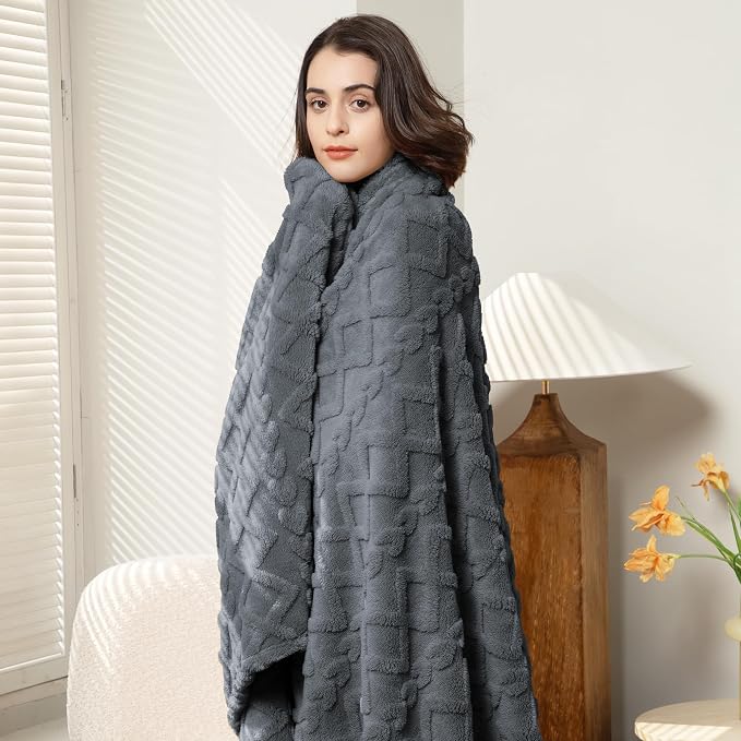 Aganear Fleece Throw Blanket for Couch Sofar 50"x60" Grey | Lightweight Fuzzy Throw,Warm Gift for Women,Christmas,Housewarming,Soft,Boho Design for Room Home Decor,All-Season Use
