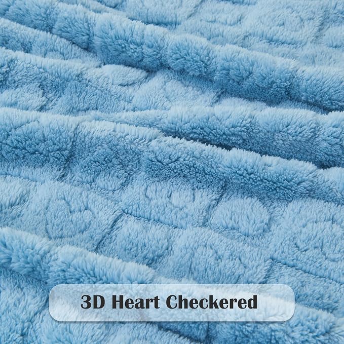NEWCOSPLAY 3D Heart Checkered Flannel Throw Blanket, Blue Heart, 50"x70" | Super Soft Cute Lightweight Decorative Premium Silky Fleece Blanket for Couch Sofa Bed, Gift for Women Men, All Season Use