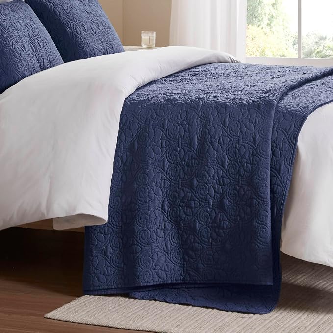 Madison Park Twin Quilt Bedding Set, Cottage-Inspired Damask, 2PC | All Season Quilted Coverlet, Classic Stitch Pattern Bedspread & Shams, Ultra Soft Microfiber Bedspread Set, Navy