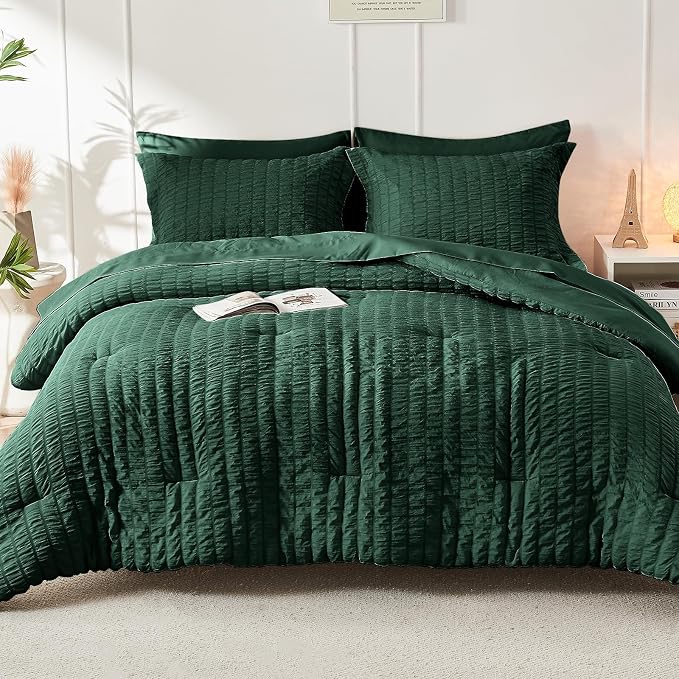 HYMOKEGE Emerald Green Oversized Queen Comforter Set Seersucker 7 Pieces, All Season Luxury Bed in a Bag for Bedroom, Bedding Set with Comforter, Sheets, Pillowcases & Shams