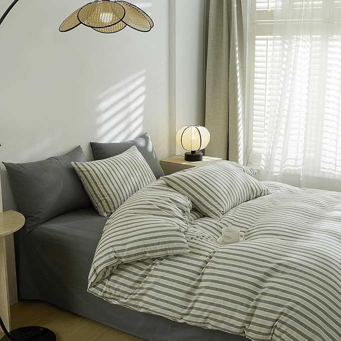LifeTB Grey Striped Comforter Set Queen, Vintage White Grey Stripes Pattern Printed Bedding Set, Lightweight 3 Pieces Bedding Comforter with 2 Pillowcases, Farmhouse Striped Queen Comforter Set