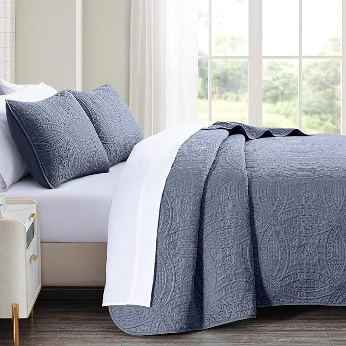 akkialla King Size Quilt Set,Bluish Grey Ultrasonic Bedspread,Lightweight Soft Coverlet with Modern Coin Pattern,All Season California King Bedding Set,3 Piece Set(1 Quilt,2 Pillow Shams)