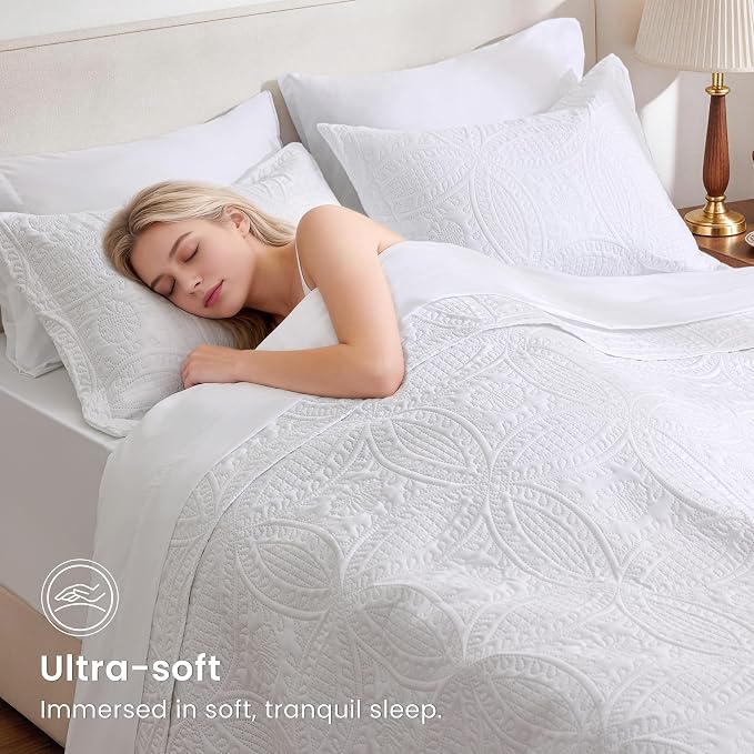 Love's cabin King Quilt Set White, Bed in a Bag King Size Bedding 7 Pieces, Ultrasonic Embossed Coin Pattern Comforter, Lightweight Bedspreads for All Seasons Quilt with Sheets, Pillowcases & Shams