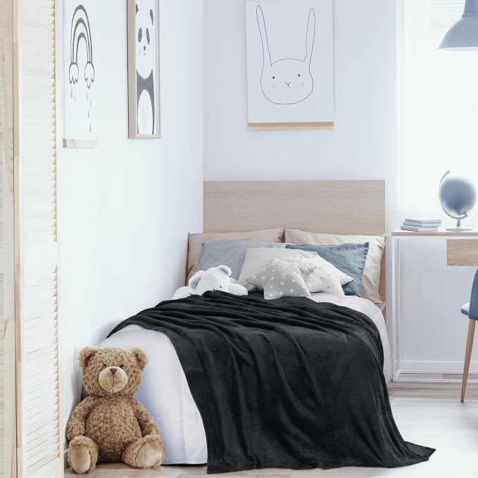 Utopia Bedding Ultra Soft Fleece Bed Blanket Twin Size Black (60x80 Inches) | Microfiber Plush Warm Lightweight Breathable Cozy Blanket Anti-Static, All Season Use, Gift for Women and Men