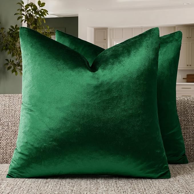 GIGIZAZA Green Velvet Pillow Covers 20x20 Decorative Pillows Pack of 2 | Throw Pillows for Couch Sofa,280gsm Soft Textured Fabric,Modern Square Pillowcases,Luxury Cushion Covers
