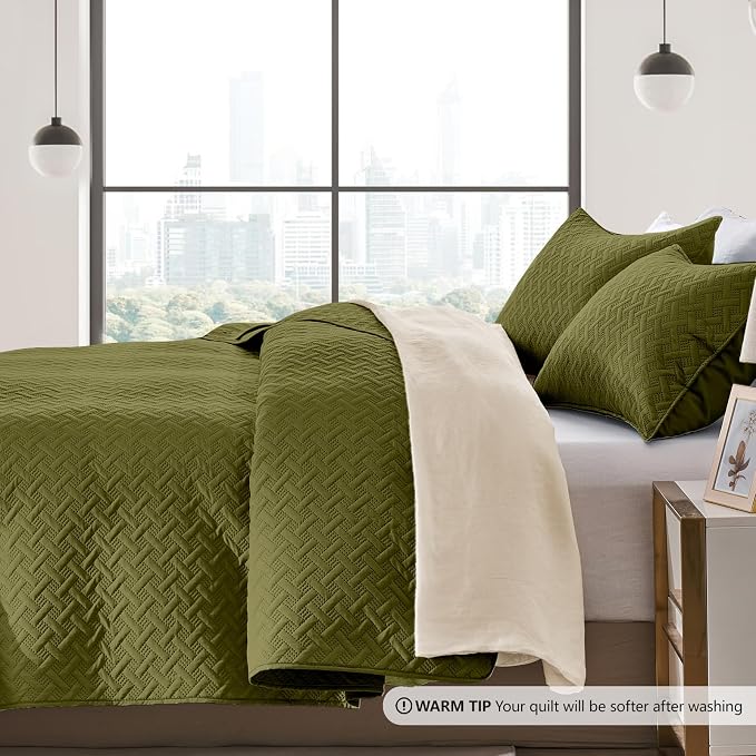 FLYMME Quilts King Size,Lightweight Olive Green Bedspreads,Basket Weave Pattern,Ultra Soft Microfiber Bed Coverlet 3 Pieces for All-Seasons (1 Quilt,2 Shams)