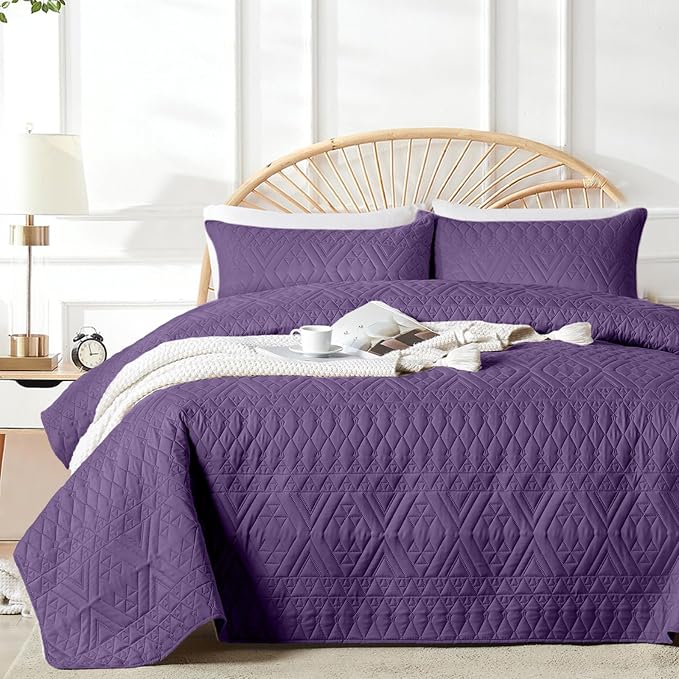 akkialla Full/Queen Quilt Set, Purple Lightweight Microfiber Bedspread Coverlet, Boho Geometric Pattern, Soft All-Season Bedding, 3-Piece (1 Quilt, 2 Pillow Shams)
