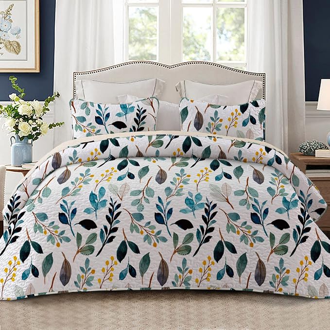 Whale Flotilla California King Size Quilt Set, Soft Floral Leaf Bedspreads | Reversible Lightweight Oversized Quilt Bedding Set for Bed, White Green Printed Coverlets with 2 Pillow Shams for All Seasons