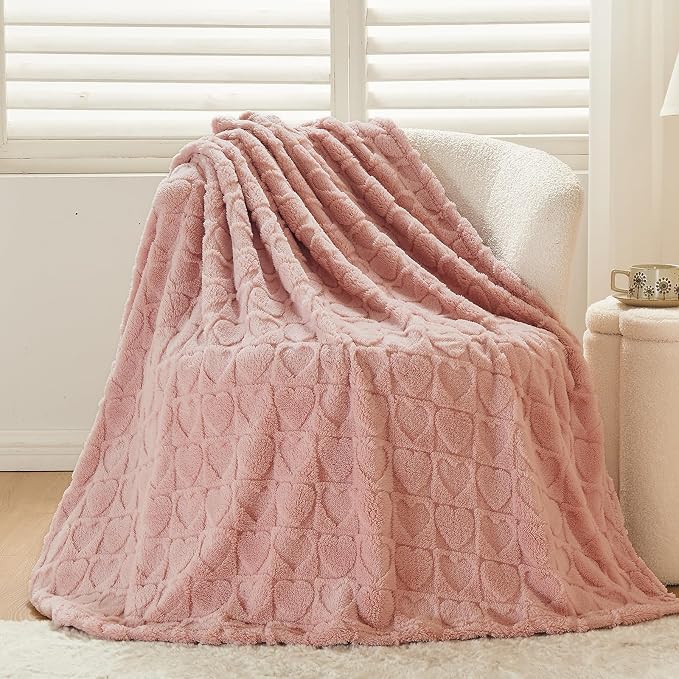 NEWCOSPLAY 3D Heart Checkered Flannel Throw Blanket, Dusty Pink, 50"x70" | Super Soft Cute Lightweight Decorative Premium Silky Fleece Blanket for Couch Sofa Bed, Gift for Women Men, All Season Use