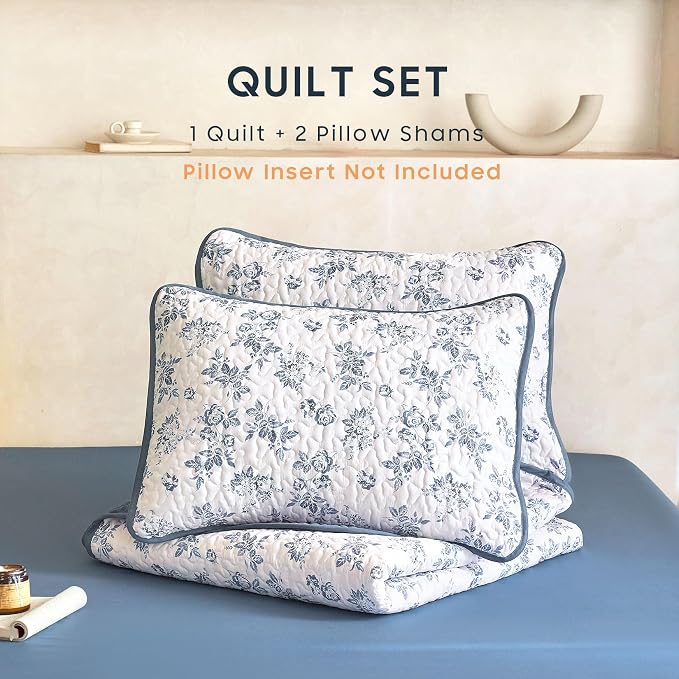Wake In Cloud - Floral Quilt Set, Shabby Chic Coquette Cottagecore Vintage Flower for Women Teen Girls, Reversible Lightweight Bedspread Coverlet, 3 Pieces, Dark Blue, Twin/Twin XL Size