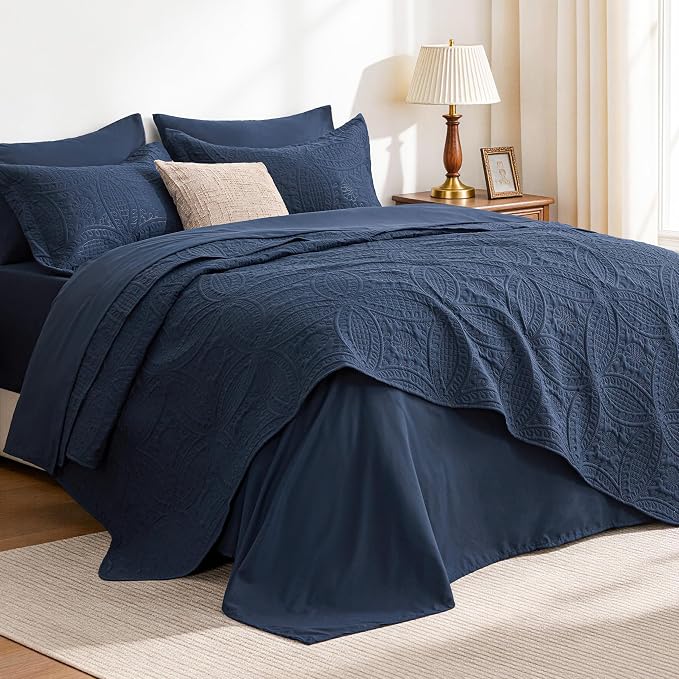 Love's cabin Queen Quilt Set Navy, Bed in a Bag Queen Size Bedding 7 Pieces, Ultrasonic Embossed Coin Pattern Comforter, Lightweight Bedspreads for All Seasons Quilt with Sheets, Pillowcases & Shams