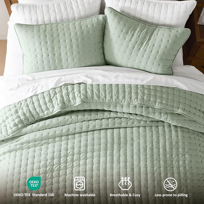 WDCOZY Sage Green California Oversized Cal King Size Quilt Bedding Sets with 2 Pillow Shams, Lightweight Soft Bedspread Coverlet Bed Cover for All Season, 3 Pieces, 116x106 inches