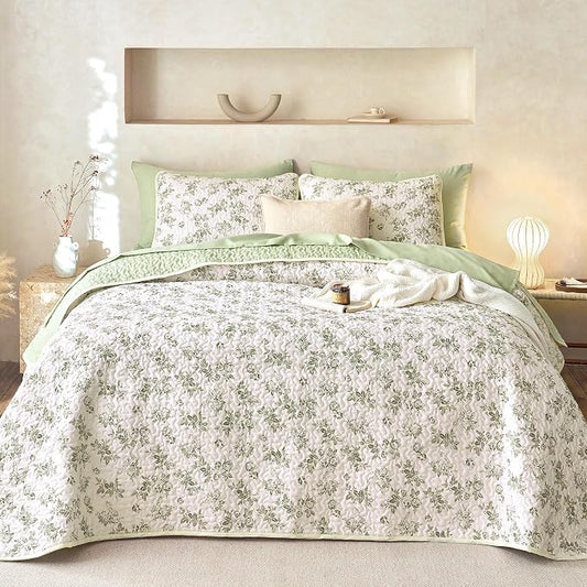 Wake In Cloud - Floral Quilt Set, Shabby Chic Coquette Cottagecore Vintage Flower for Women Teen Girls, Reversible Lightweight Bedspread Coverlet, 3 Pieces, Sage Green, Queen/Full Size