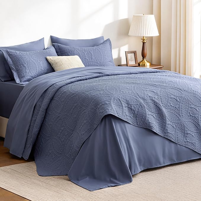Love's cabin King Quilt Set Bluish Grey, Bed in a Bag King Size Bedding 7 Pcs, Ultrasonic Embossed Coin Pattern Comforter, Lightweight Bedspreads for All Seasons Quilt with Sheets, Pillowcases & Shams