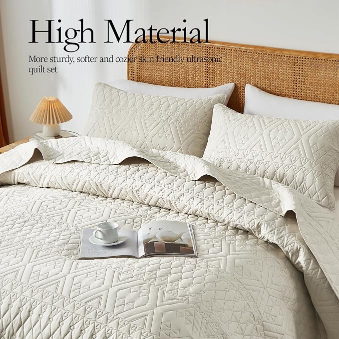 akkialla King/Cal King Quilt Set, Boho Style in a Solid Color, Cream Lightweight Microfiber Bedspread, Soft and Breathable Coverlet for All Seasons, 3-Piece Bedding Set (1 Quilt, 2 Pillow Shams)