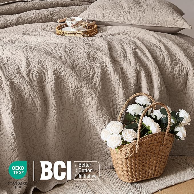 WDCOZY Dark Beige 100% Cotton Quilt Twin Size Bedding Sets with 1 Pillow Shams, Floral Rosette Lightweight Bedspread Soft Farmhouse Patterned Coverlet Quilted Comforter Bed Cover All Season, 2 Pieces