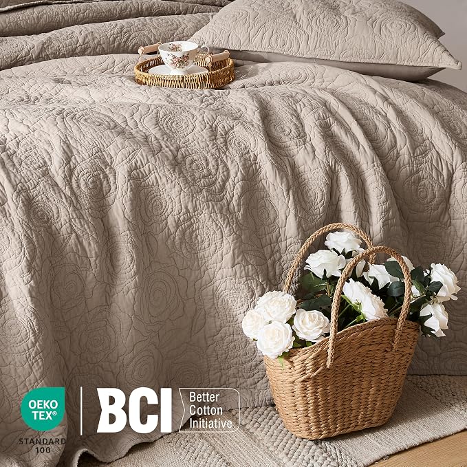 WDCOZY Dark Beige 100% Cotton Quilt King Size Bedding Sets with 2 Pillow Shams, Floral Rosette Lightweight Bedspread Soft Farmhouse Patterned Coverlet Quilted Comforter Bed Cover All Season, 3 Pieces