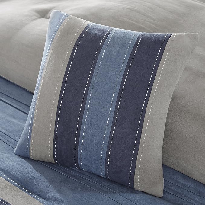 Madison Park Casual Modern Comforter Set, 7PC Queen Bedding Set | All Season Bedding with Comforter, Matching Bed Skirt, Decorative Pillows, Shams, Navy