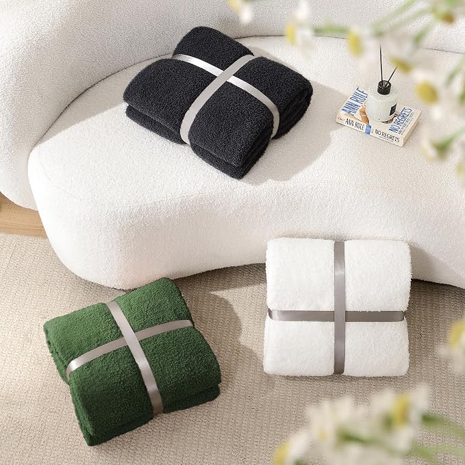 JOOJA Emerald Green Throw Blanket for Bed, Super Soft Knit Blankets, Cozy Fleece Fuzzy Fluffy Plush Chenille Throws Blanket for Couch, Sofa, Dark Green, 60 x 80 inches