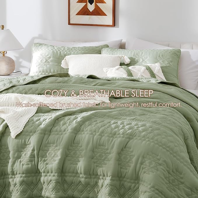 WDCOZY Boho Sage Green Quilts Queen Size Bedding Sets with 2 Pillow Shams, Farmhouse Lightweight Soft Bedspread Coverlet for All Season, 3 Pieces, 90x90 inches