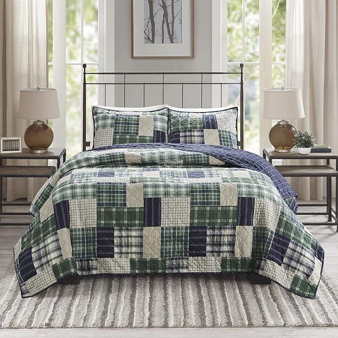 Madison Park Patchwork Farmhouse Green/Navy King Quilt Set, 3pc | Diamond Quilted, Reversible Coverlet Set, Plush Cotton Filled, Lightweight, Machine Washable, Easy Care, All-Season, Cozy