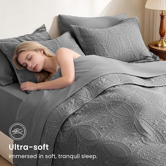 Love's cabin Queen Quilt Set Grey, Bed in a Bag Queen Size Bedding 7 Pieces, Ultrasonic Embossed Coin Pattern Comforter, Lightweight Bedspreads for All Seasons Quilt with Sheets, Pillowcases & Shams