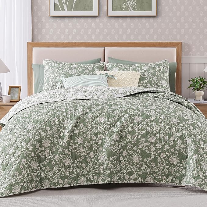 Oversized Queen Quilt Set-3 Pieces Soft Bedding Floral Reversible Coverlet | All Seasons Lightweight Quilts Queen Size for Bed, Breathable Vintage Bedspread with Shams, Green