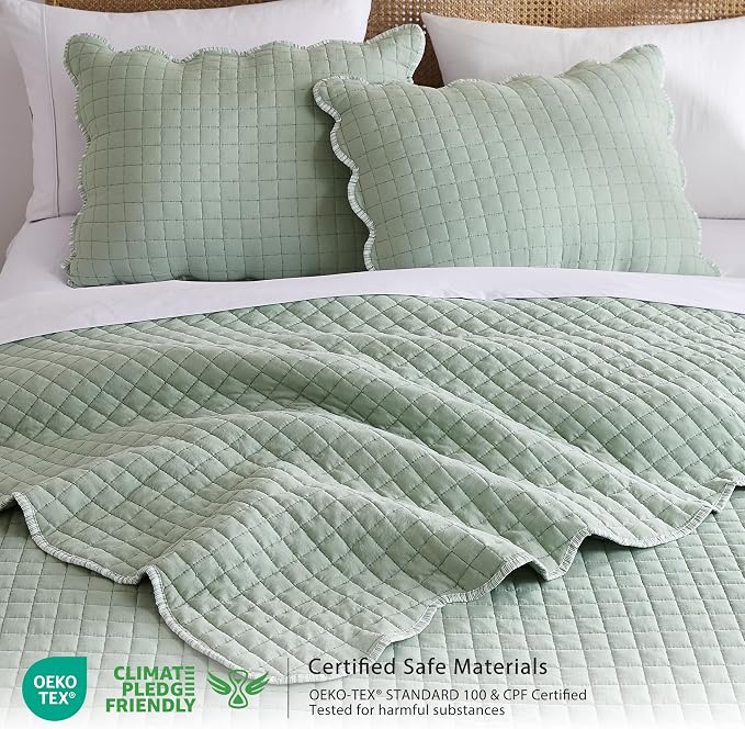 WDCOZY Sage Green Twin Size Quilt Bedding Set, Seafoam Scalloped Farmhouse Country Rustic Lightweight Soft Coverlet for All Season, Cute Cozy Kantha Pick Stitch Bedspread, 1 Pillow Shams