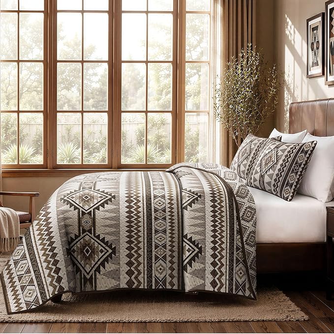 akkialla Reversible Brown Boho Queen Quilt Set, 2-Piece Bohemian Aztec Microfiber Bedspread, Soft Lightweight All-Season Coverlet (1 Quilt, 2 Shams)